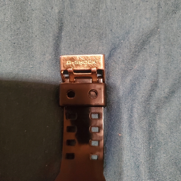 Casio Black and gold G-Shock watch - Picture 4 of 5